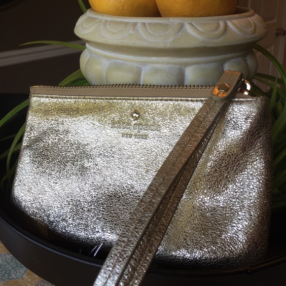 kate spade Handbags - Gold Kate Spade Wristlet
